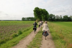 Gluren-bij-de-buren-1